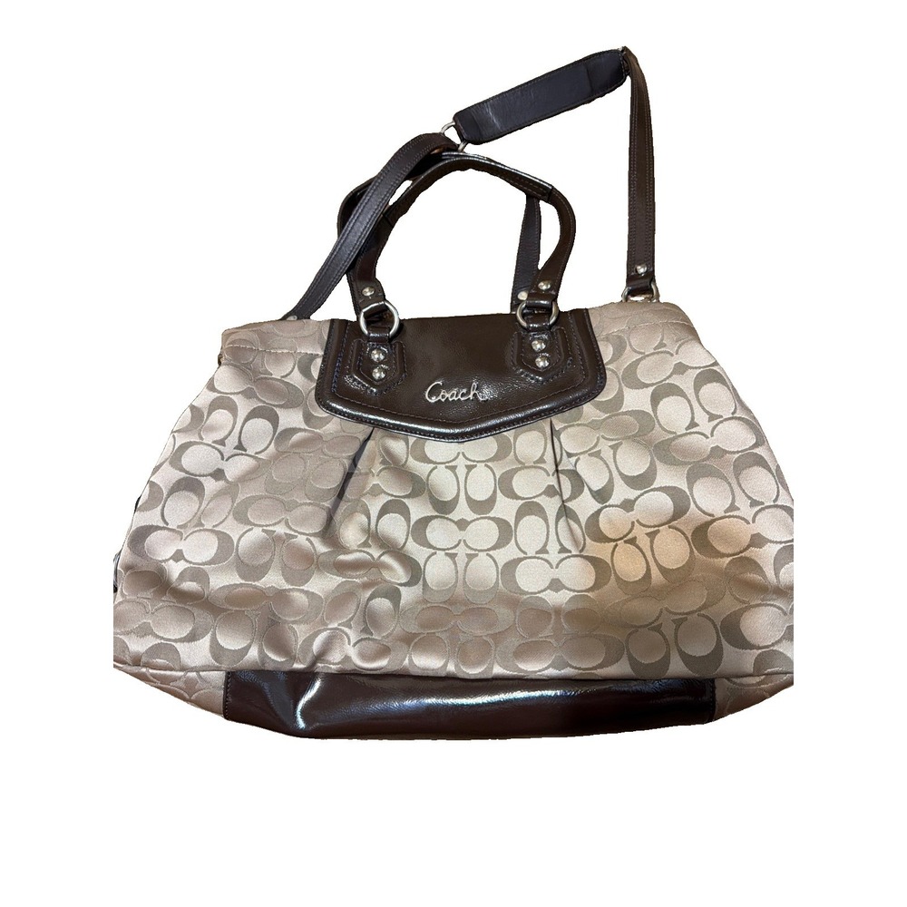 Coach Signature Ashley Satchel, Logo- Pre-owned, excellent conditon Y2K